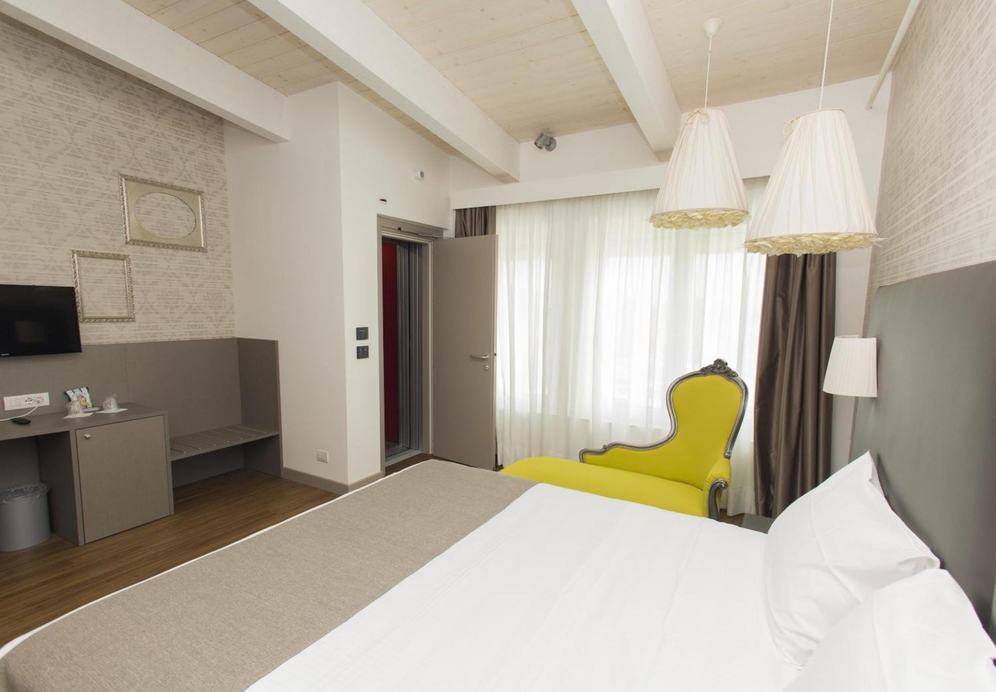 Diamante Mhotel Колленьо Номер фото
